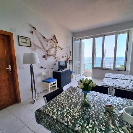 La Terrazza Sulle Ghiaie - Goelba Apartmán *